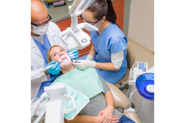 Прием стоматолога-ортопеда 