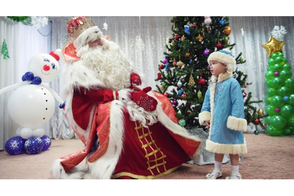 Вызов Деда Мороза и Снегурочки в детский сад с программой