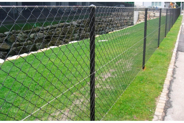 Забор из сетки рабицы с протяжками 2,0 м