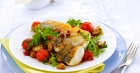 Судак, запеченный с беконе с фасолью, в сопровождении рыбного соуса и овощного гарнира