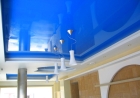 Натяжной потолок синий
