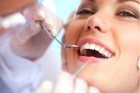Процедура протезирования зубов на имплантах