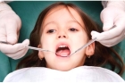 Удаление молочного зуба повышенной сложности