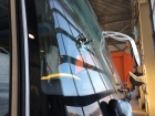 Установка панарамного лобового стекла на автобусе (в клей)