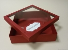 Подарочная коробка из дизайнерского картона
