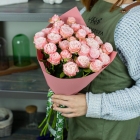 Букет цветов (9 веток кустовых пионовидных роз)
