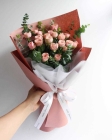 Букет цветов (Розовые кустовые розы)